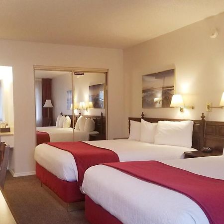 ميدفورد Sovana Inn المظهر الخارجي الصورة