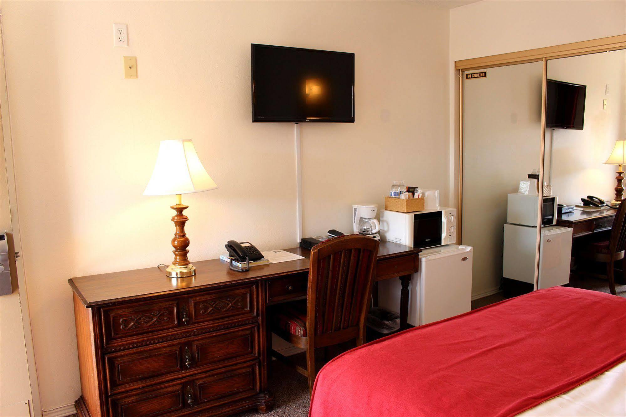 ميدفورد Sovana Inn المظهر الخارجي الصورة